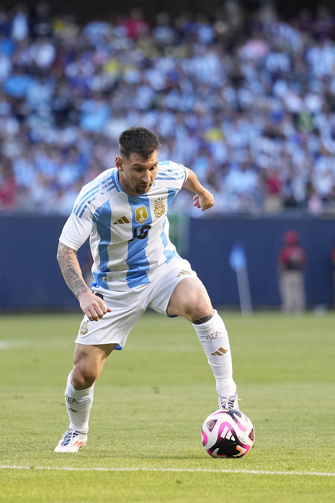 穆帅是皇马唯一的特权教练，穆帅与齐达内和众球员产生矛盾的真相