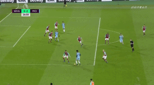 旭旭宝宝十周年粉丝见面会，马猴金币送给粉丝，冯提莫献唱成名曲