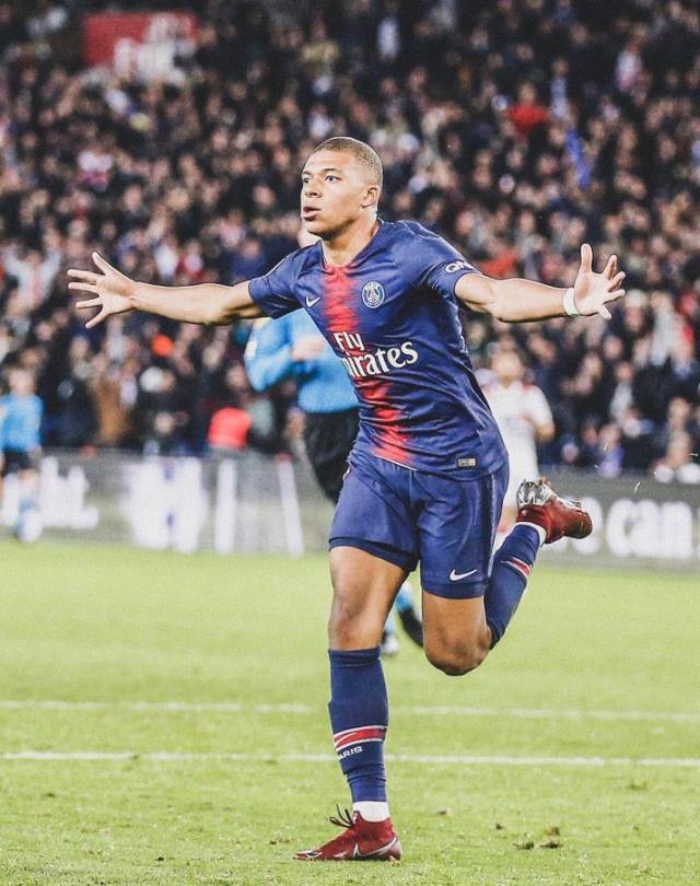 上海申花宣布38岁于汉超正式退役