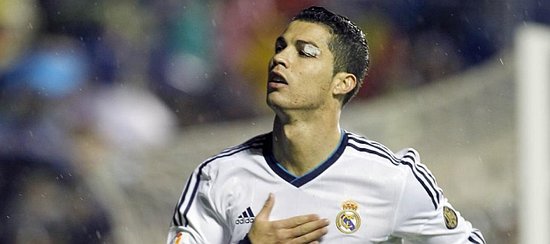 范德芬、波罗赛后疑似和球迷起冲突，最终被热刺工作人员拖走